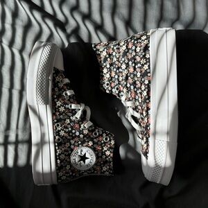 Platform Floral Embroidered Converse